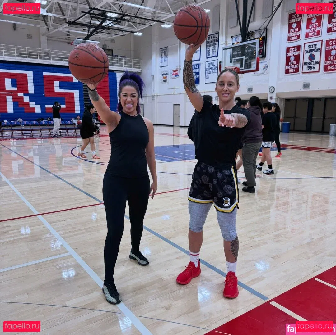 Bayley Onlyfans Photo Gallery 