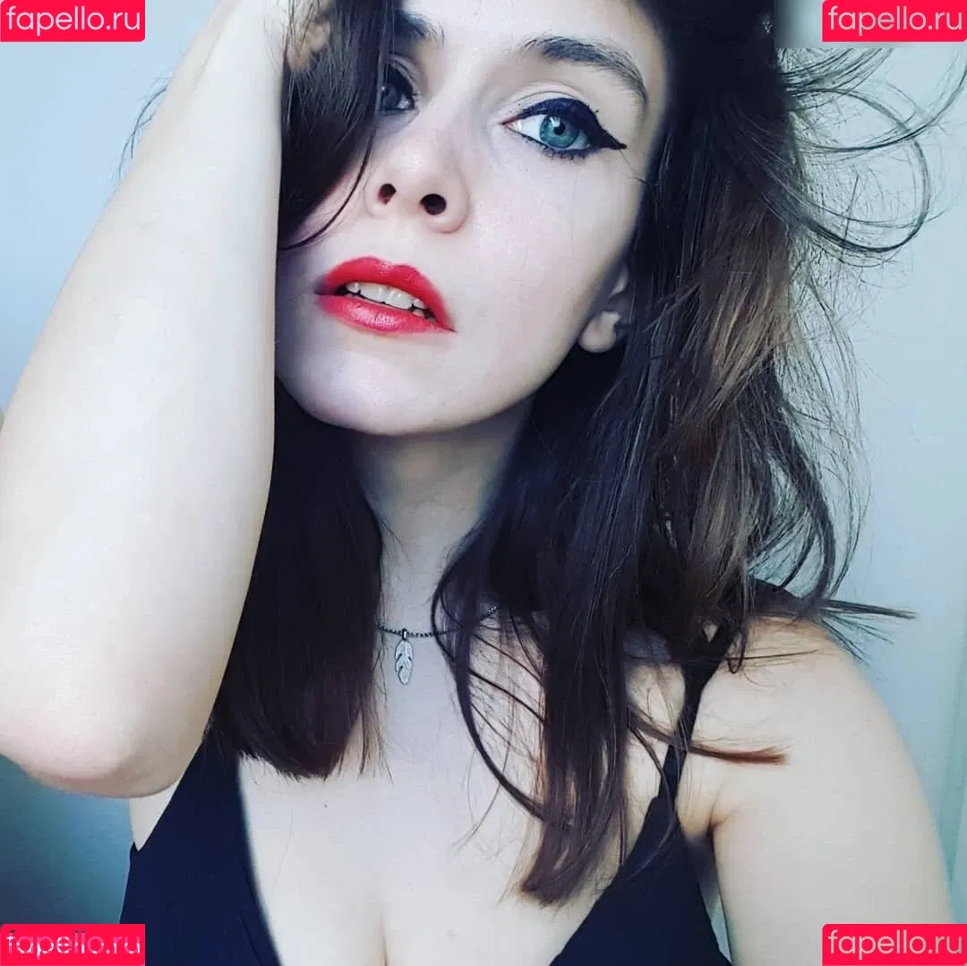 Dont Trust The Rabbit Onlyfans Photo Gallery 