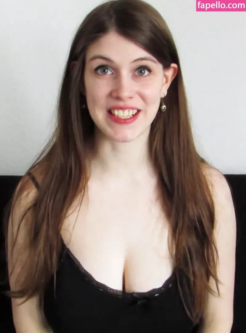 Dont Trust The Rabbit Onlyfans Photo Gallery 