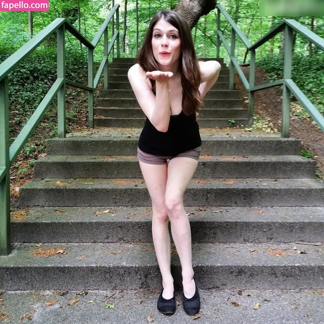 Dont Trust The Rabbit Onlyfans Photo Gallery 