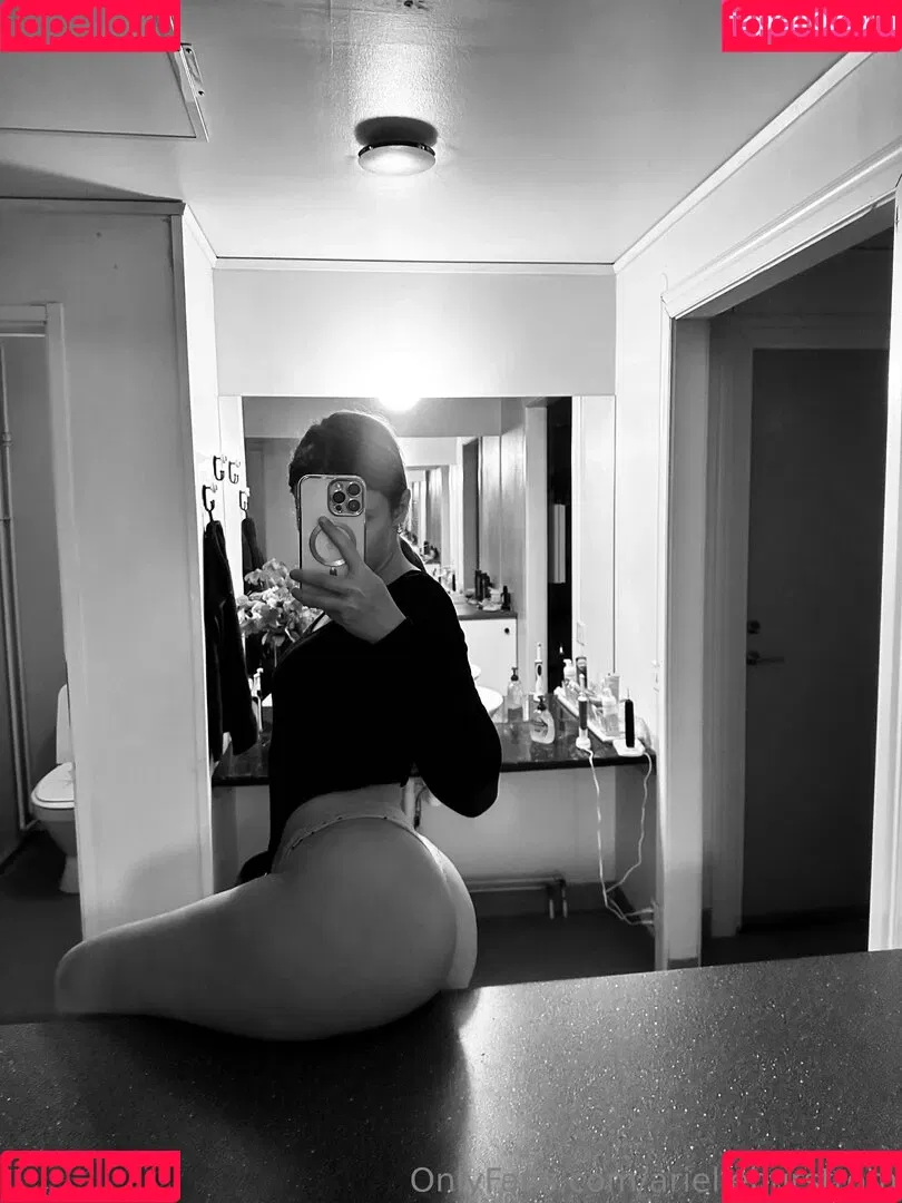 Arielle Burström Onlyfans Photo Gallery 
