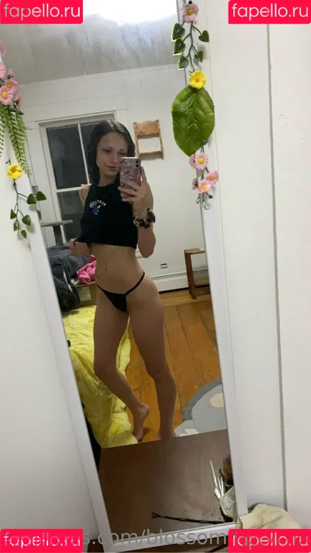 blossoming.vixen Onlyfans Photo Gallery 