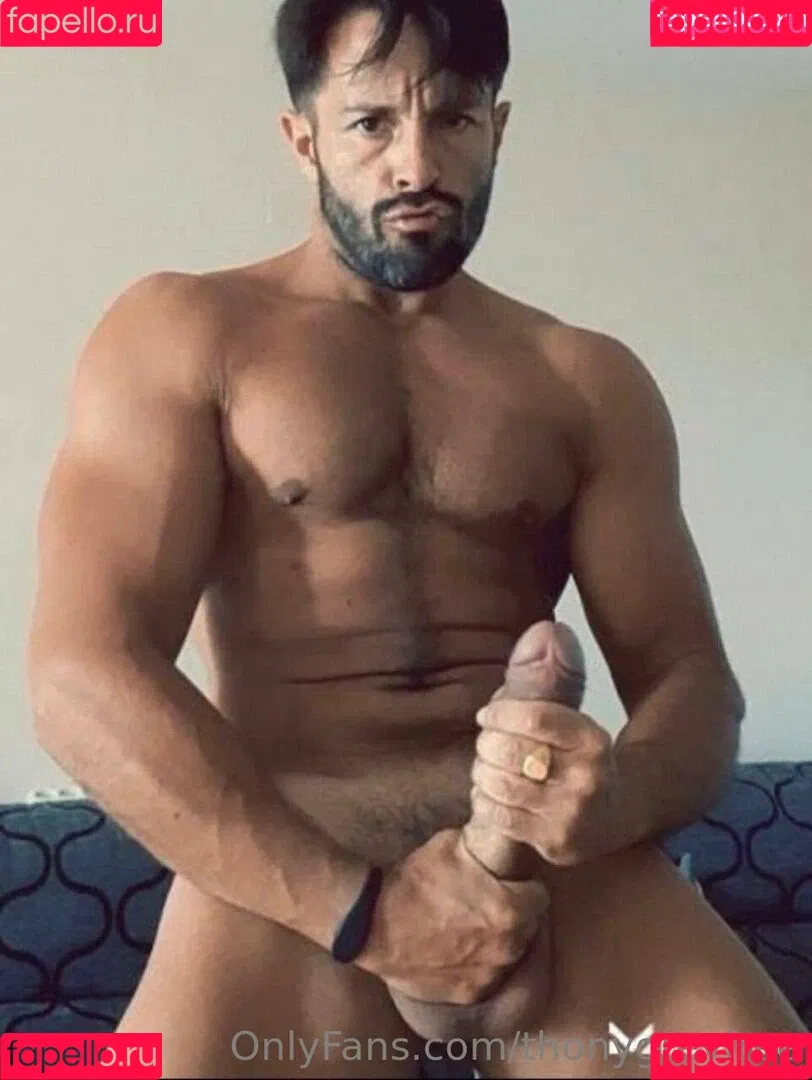 thonygreyfree Onlyfans Photo Gallery 