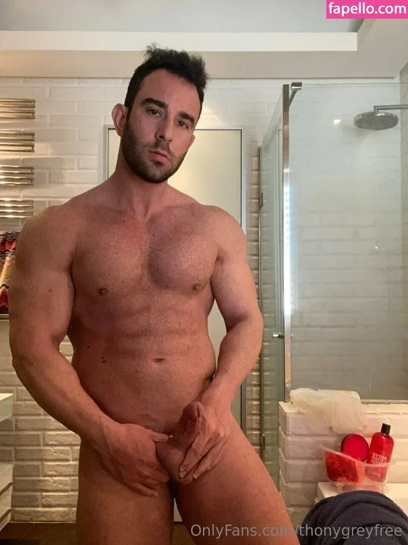 thonygreyfree Onlyfans Photo Gallery 