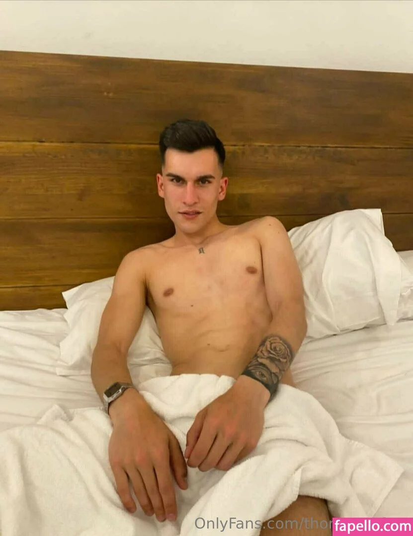 thonygreyfree Onlyfans Photo Gallery 