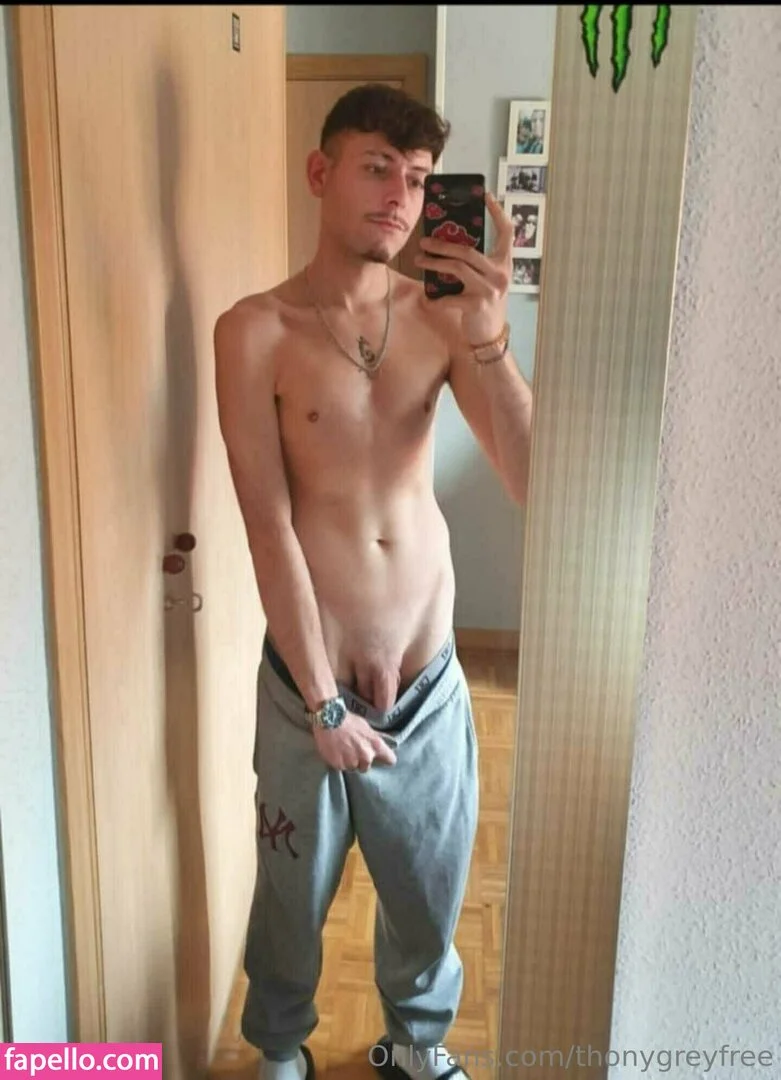 thonygreyfree Onlyfans Photo Gallery 