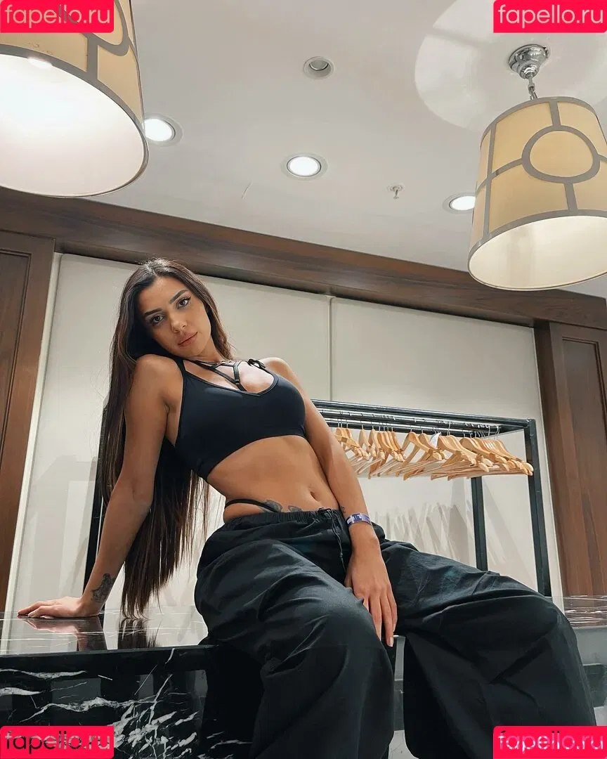 Kübra Miranda Çamlıbel Onlyfans Photo Gallery 