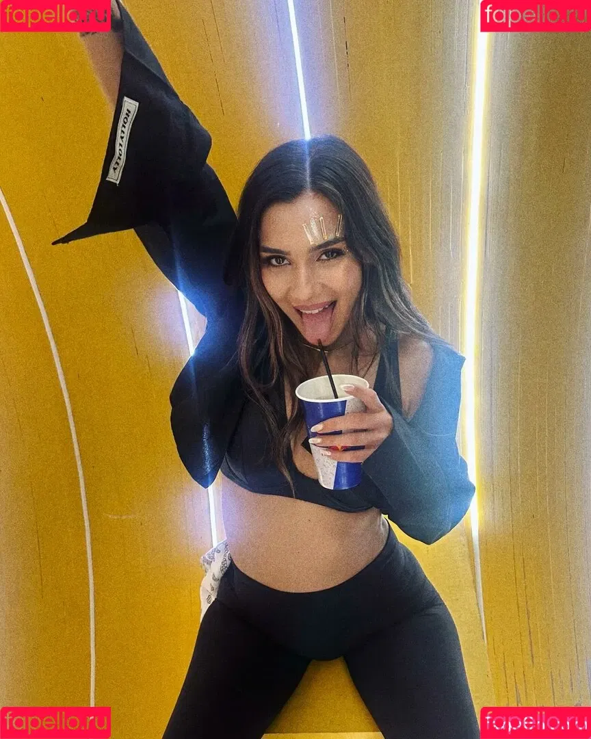 Kübra Miranda Çamlıbel Onlyfans Photo Gallery 