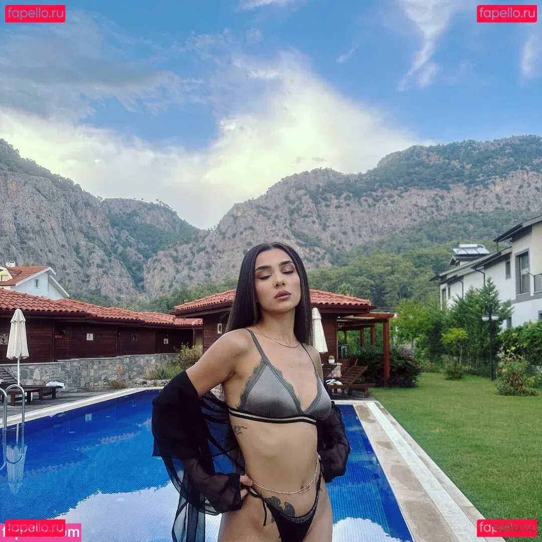 Kübra Miranda Çamlıbel Onlyfans Photo Gallery 