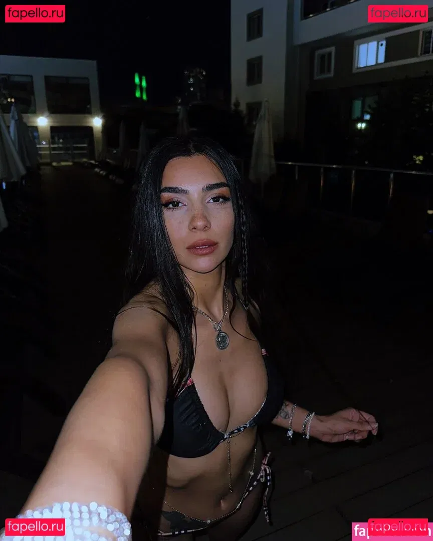 Kübra Miranda Çamlıbel Onlyfans Photo Gallery 