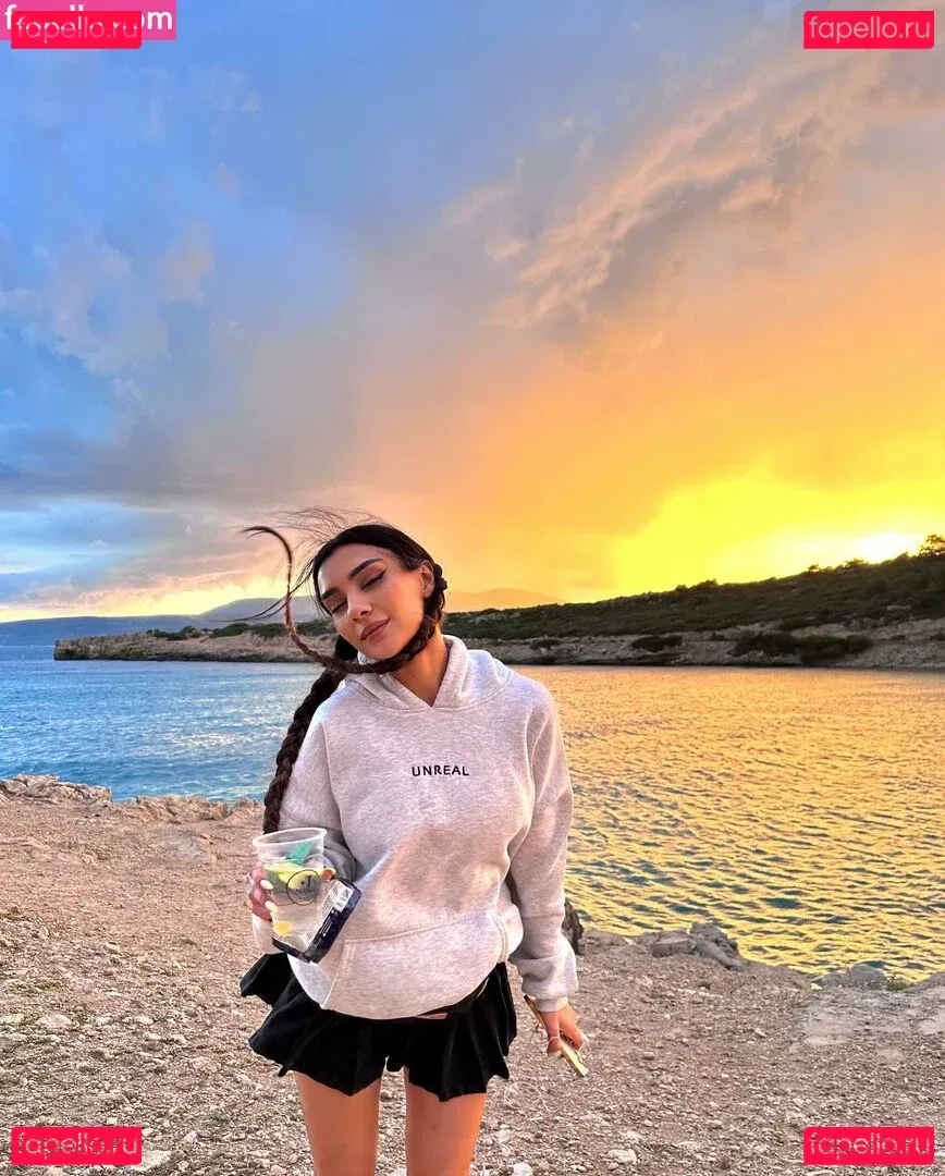 Kübra Miranda Çamlıbel Onlyfans Photo Gallery 