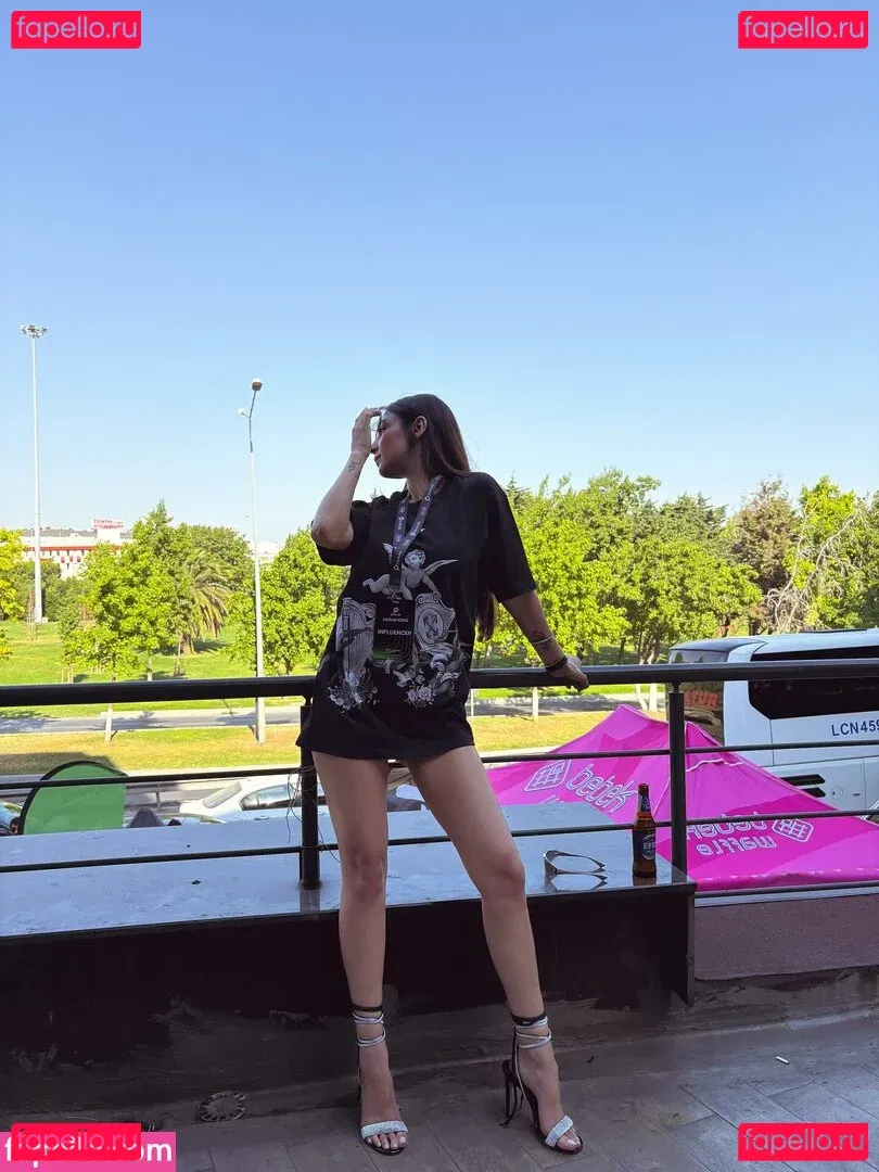 Kübra Miranda Çamlıbel Onlyfans Photo Gallery 