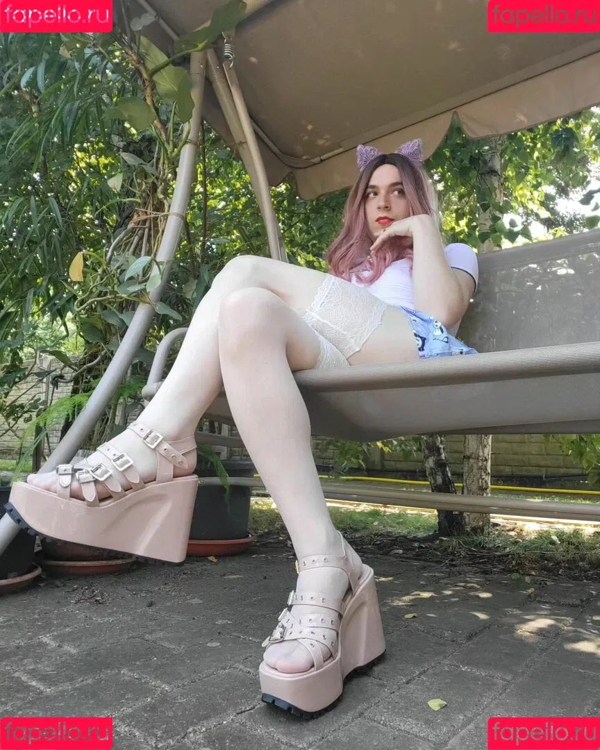LindaaaX Onlyfans Photo Gallery 