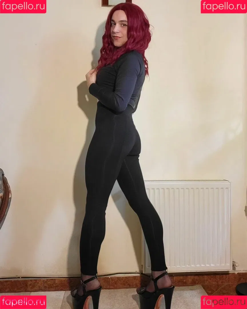 LindaaaX Onlyfans Photo Gallery 