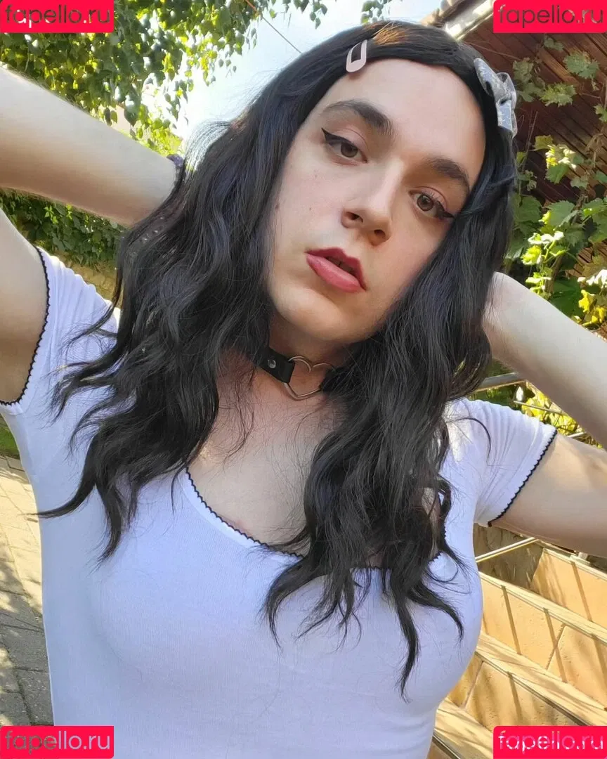 LindaaaX Onlyfans Photo Gallery 