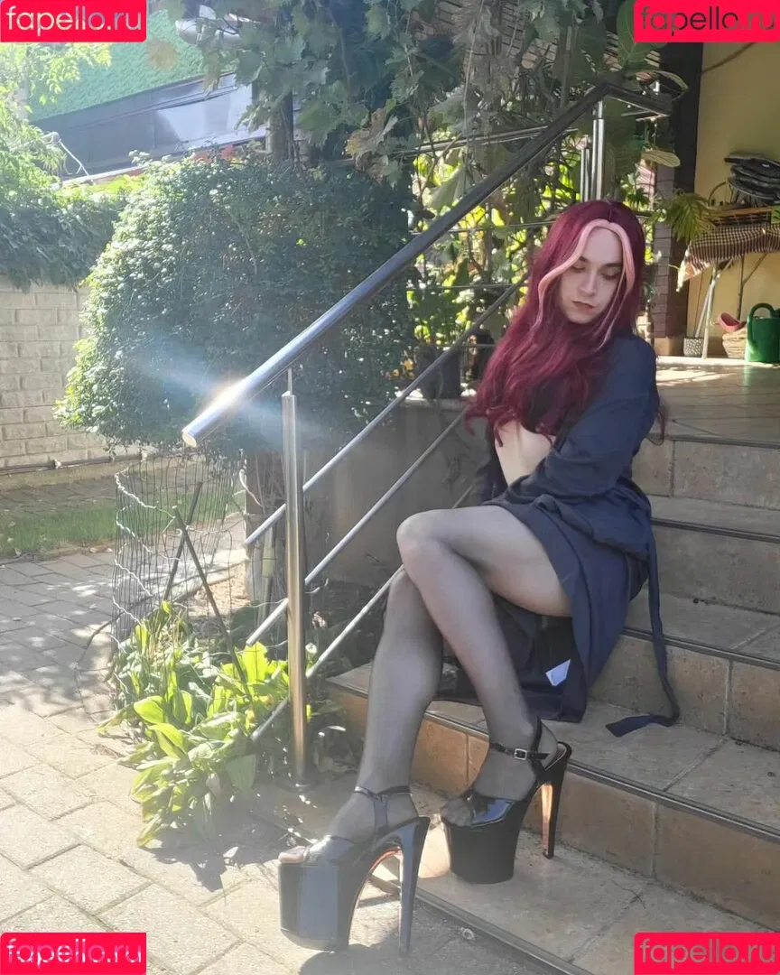 LindaaaX Onlyfans Photo Gallery 