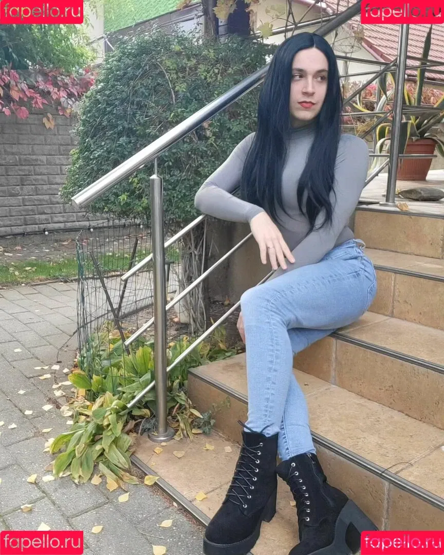 LindaaaX Onlyfans Photo Gallery 