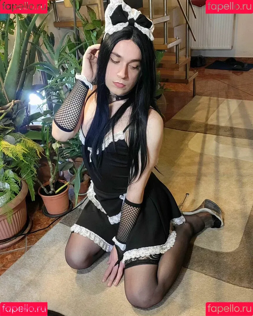 LindaaaX Onlyfans Photo Gallery 