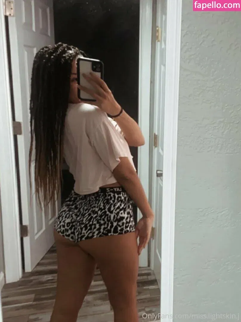 miss.lightskin.j Onlyfans Photo Gallery 