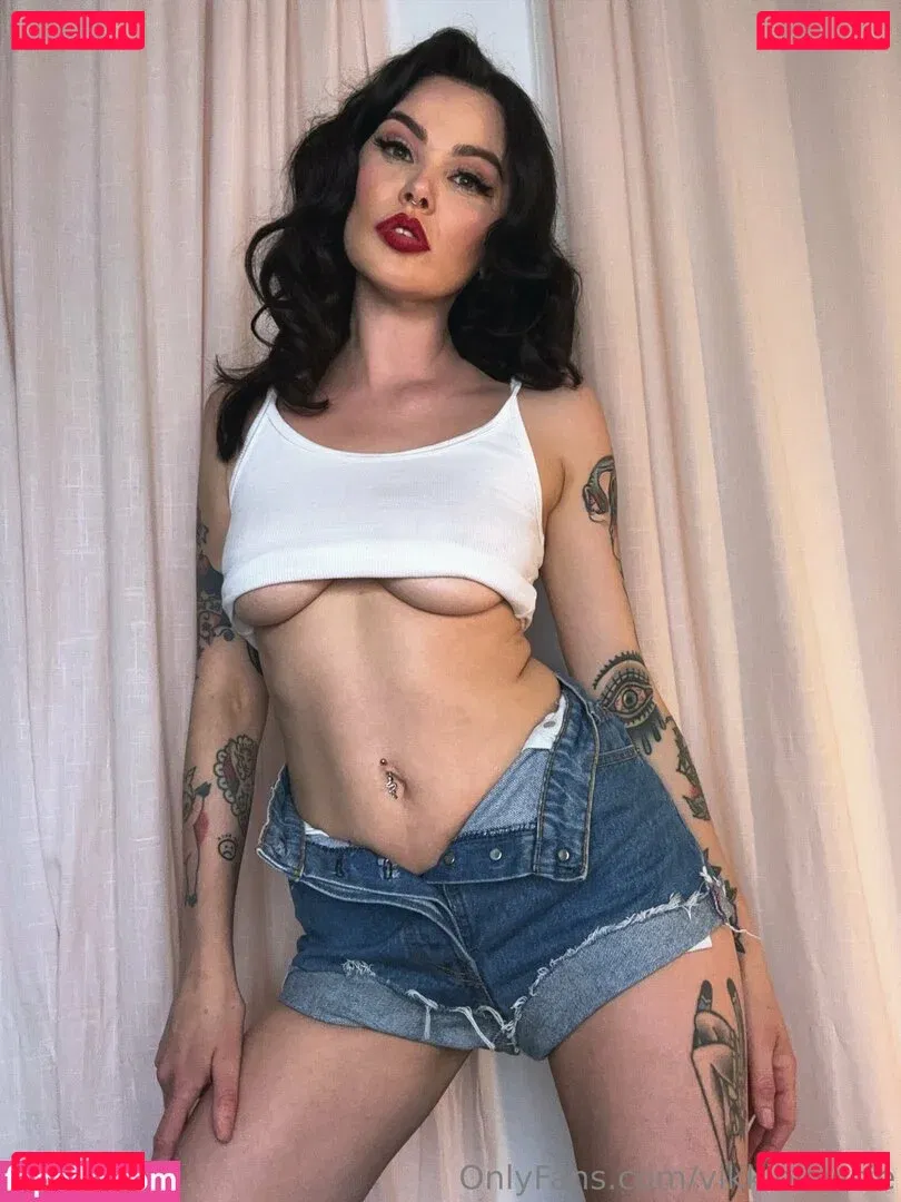 Vikki Blows Onlyfans Photo Gallery 
