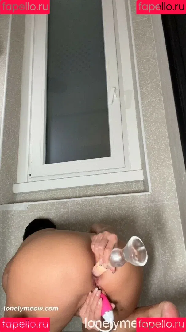 LonelyMeow Onlyfans Photo Gallery 
