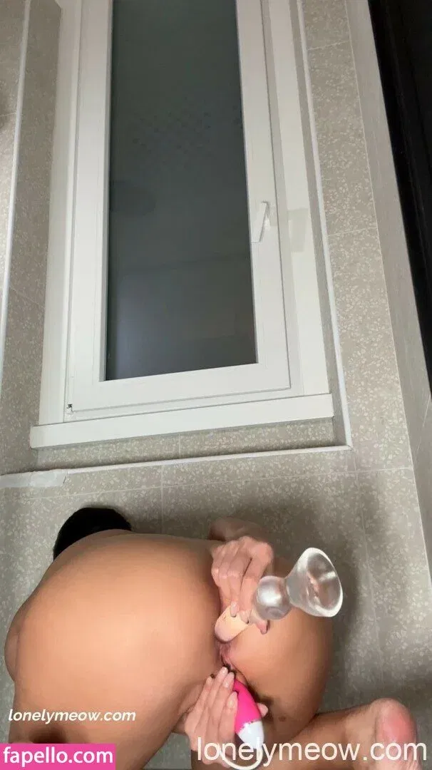 LonelyMeow Onlyfans Photo Gallery 