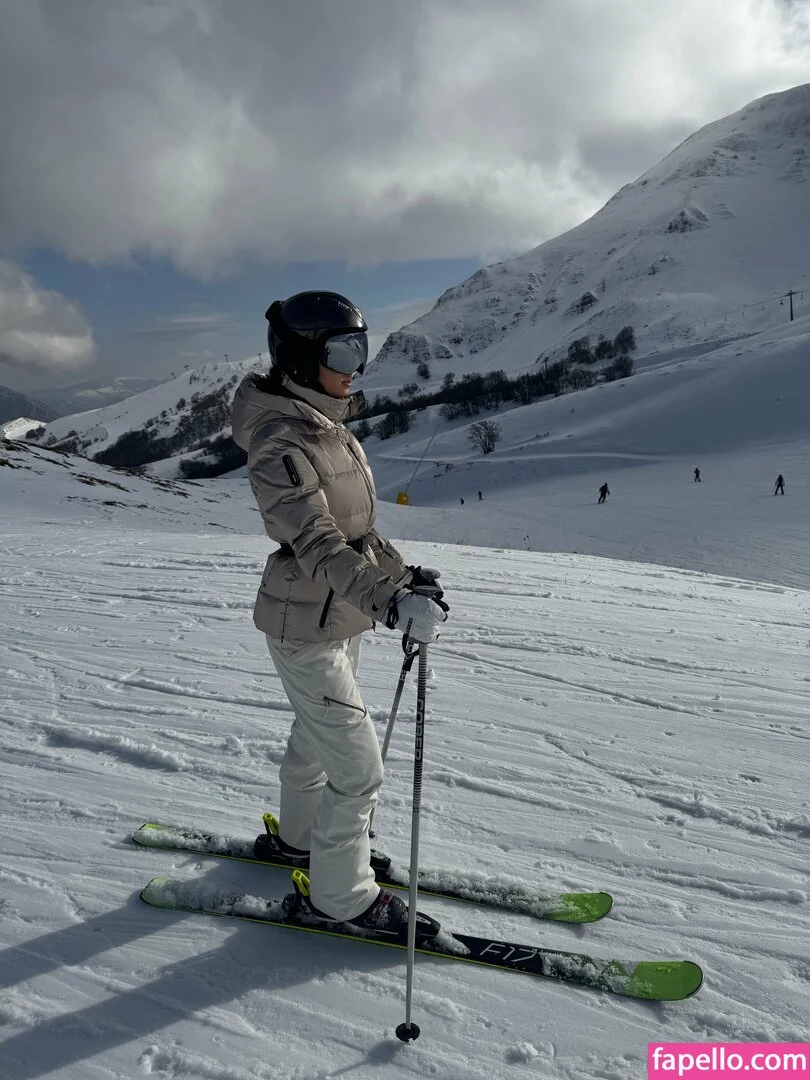 LonelyMeow Onlyfans Photo Gallery 