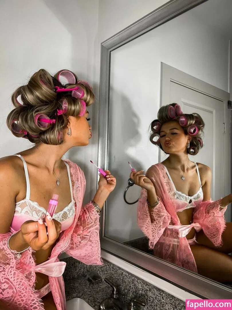 Dela Reilley Onlyfans Photo Gallery 