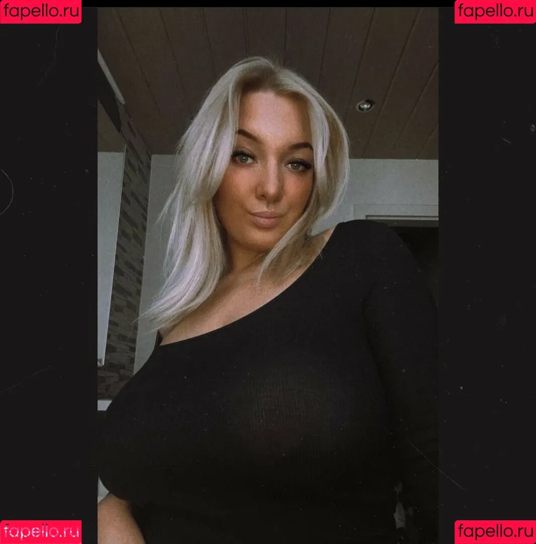 LS24121999 Onlyfans Photo Gallery 