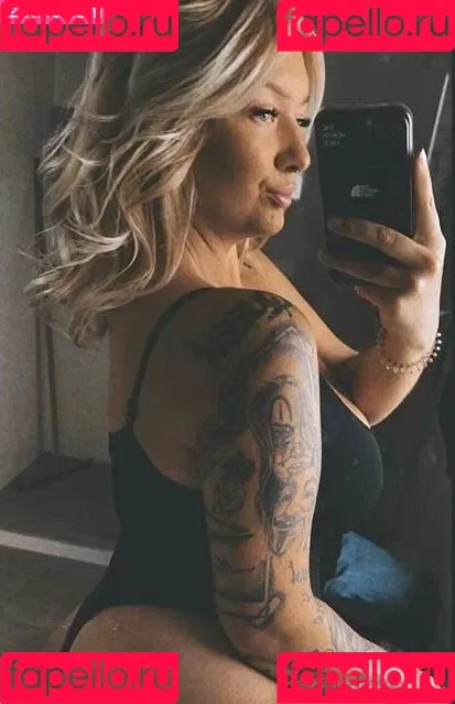 LS24121999 Onlyfans Photo Gallery 