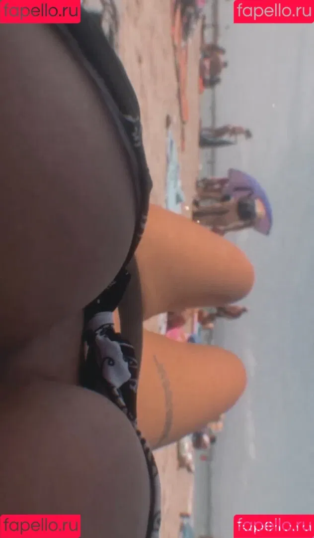 LS24121999 Onlyfans Photo Gallery 