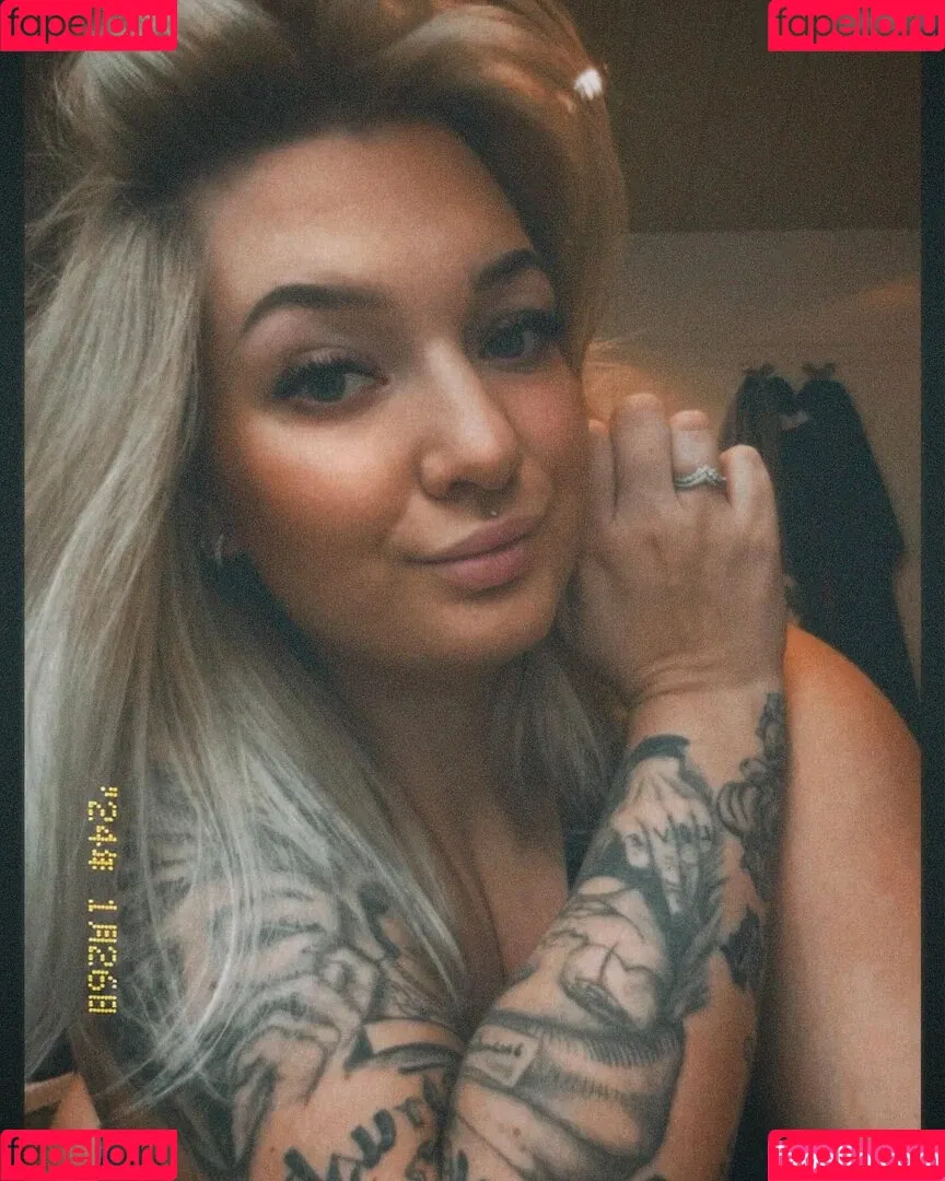 LS24121999 Onlyfans Photo Gallery 