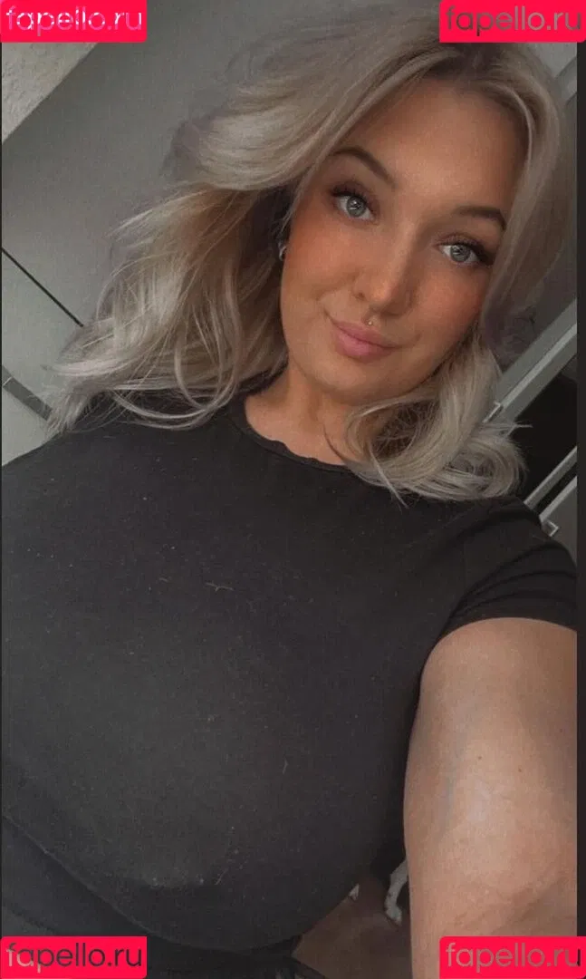 LS24121999 Onlyfans Photo Gallery 