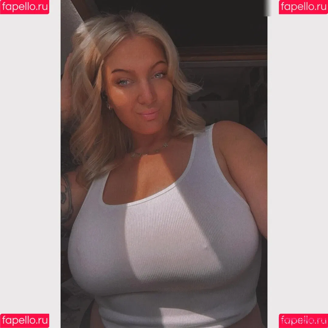 LS24121999 Onlyfans Photo Gallery 