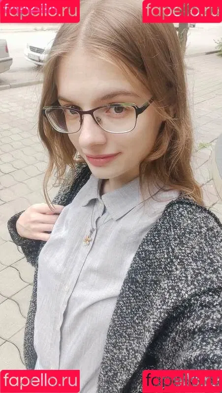 Lily_Slutty Onlyfans Photo Gallery 