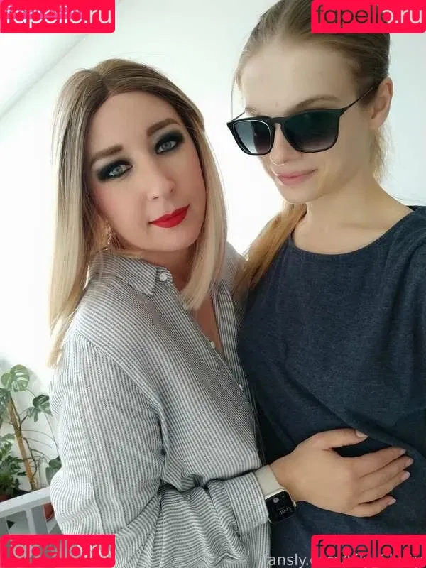 Lily_Slutty Onlyfans Photo Gallery 
