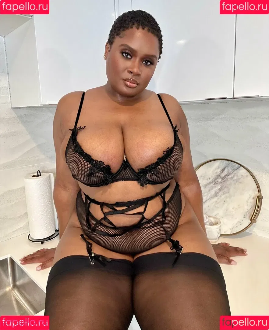 lingerieloungefree Onlyfans Photo Gallery 