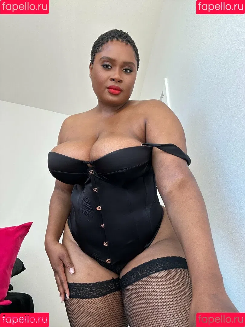 lingerieloungefree Onlyfans Photo Gallery 