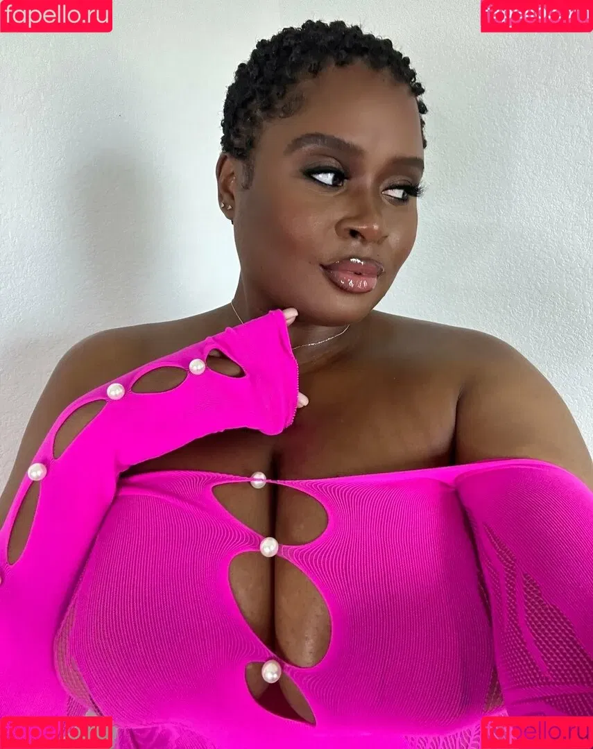 lingerieloungefree Onlyfans Photo Gallery 