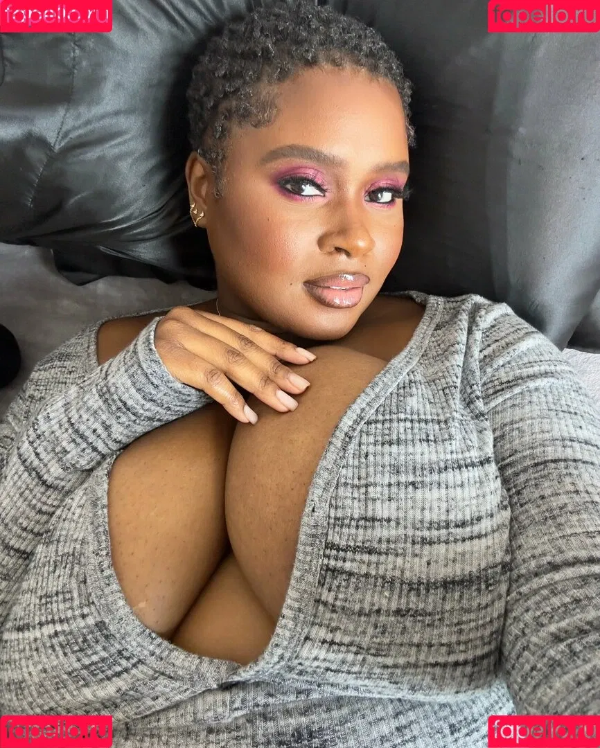 lingerieloungefree Onlyfans Photo Gallery 