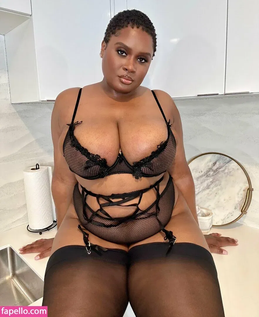 lingerieloungefree Onlyfans Photo Gallery 