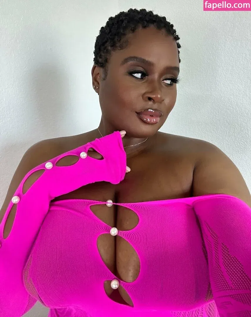 lingerieloungefree Onlyfans Photo Gallery 