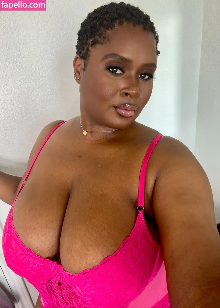 lingerieloungefree Onlyfans Photo Gallery 