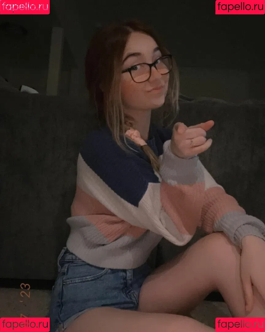 Lyssaurora Onlyfans Photo Gallery 