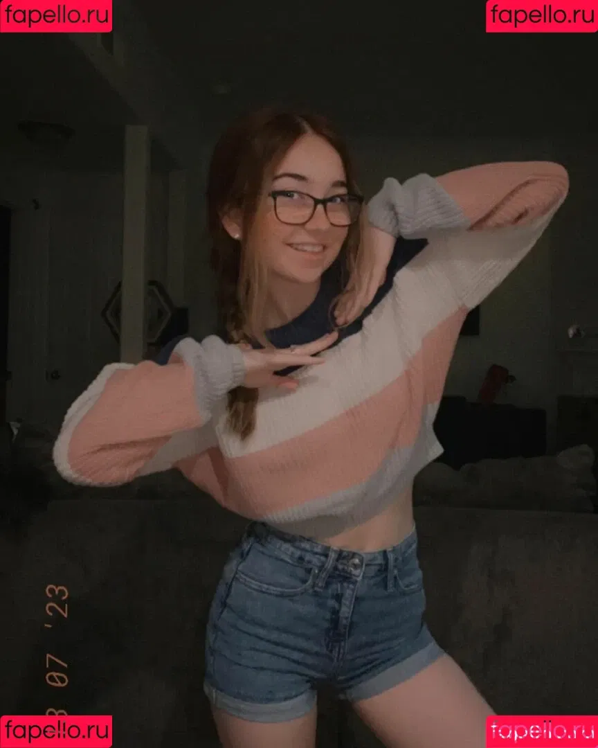 Lyssaurora Onlyfans Photo Gallery 
