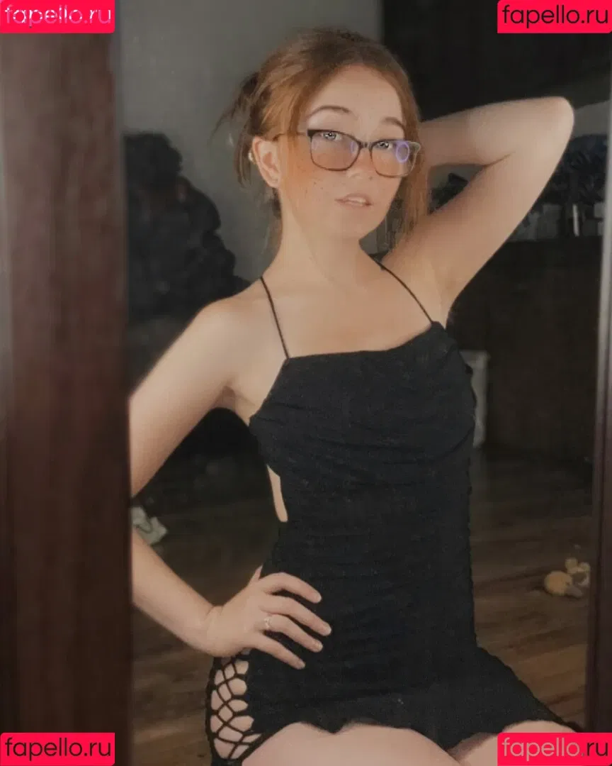 Lyssaurora Onlyfans Photo Gallery 
