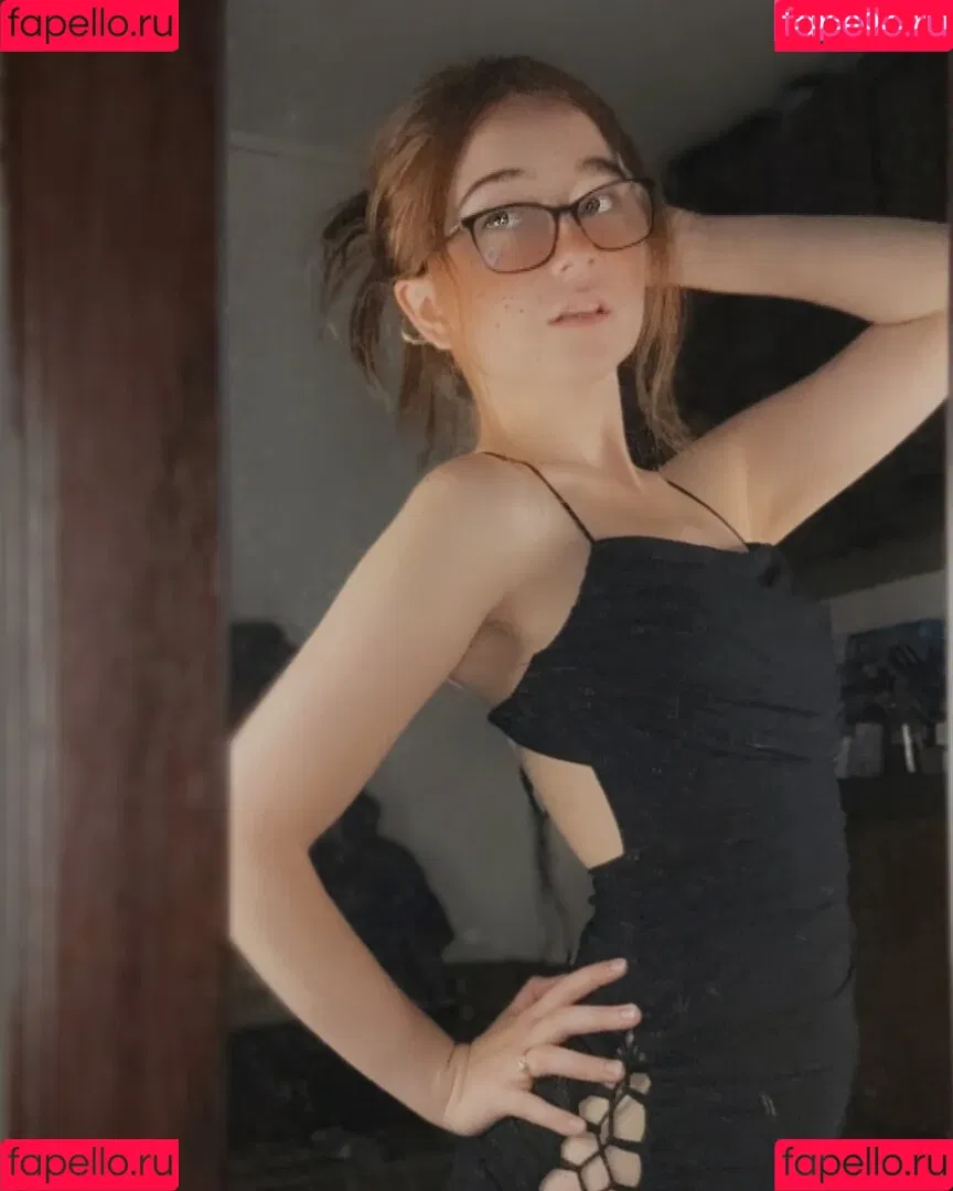 Lyssaurora Onlyfans Photo Gallery 