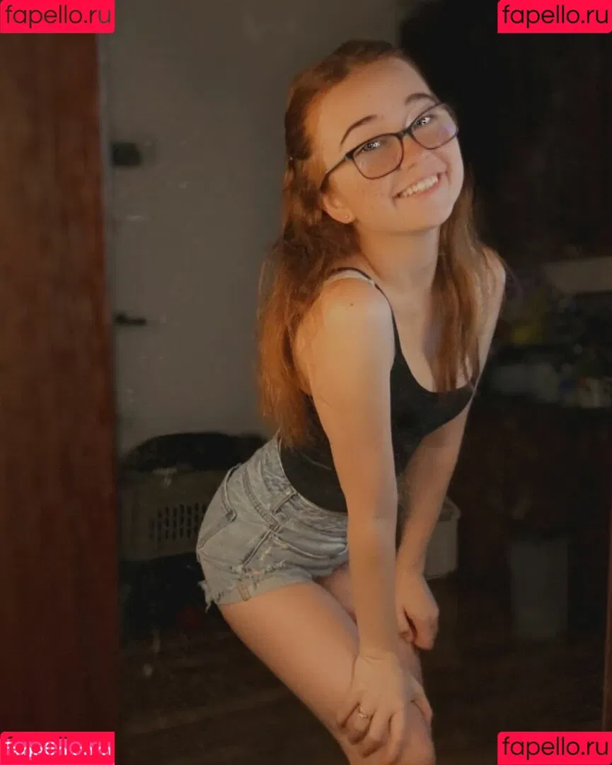 Lyssaurora Onlyfans Photo Gallery 