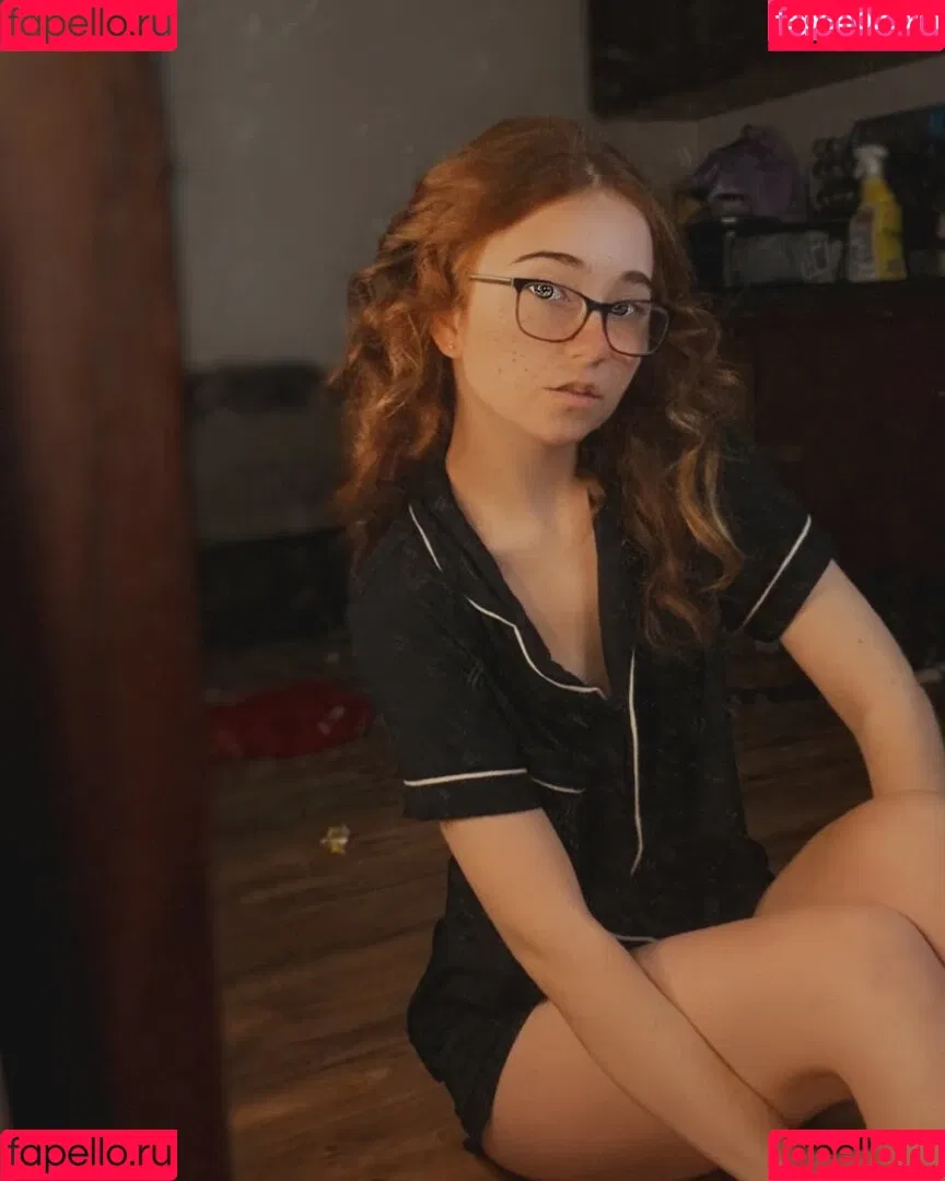 Lyssaurora Onlyfans Photo Gallery 
