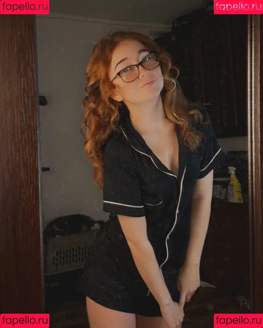 Lyssaurora Onlyfans Photo Gallery 